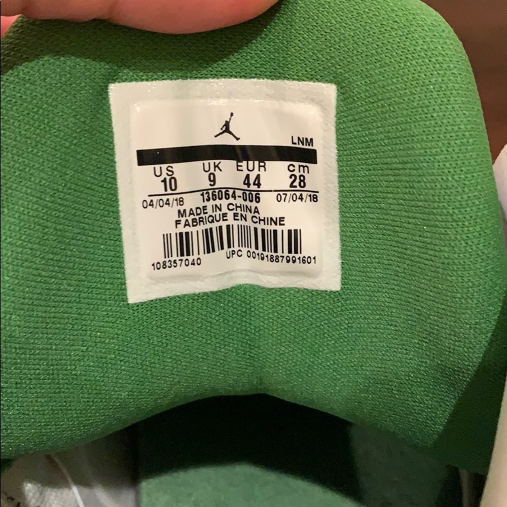 Jordan 3 Retro Chlorophyll - Picture 4 of 4